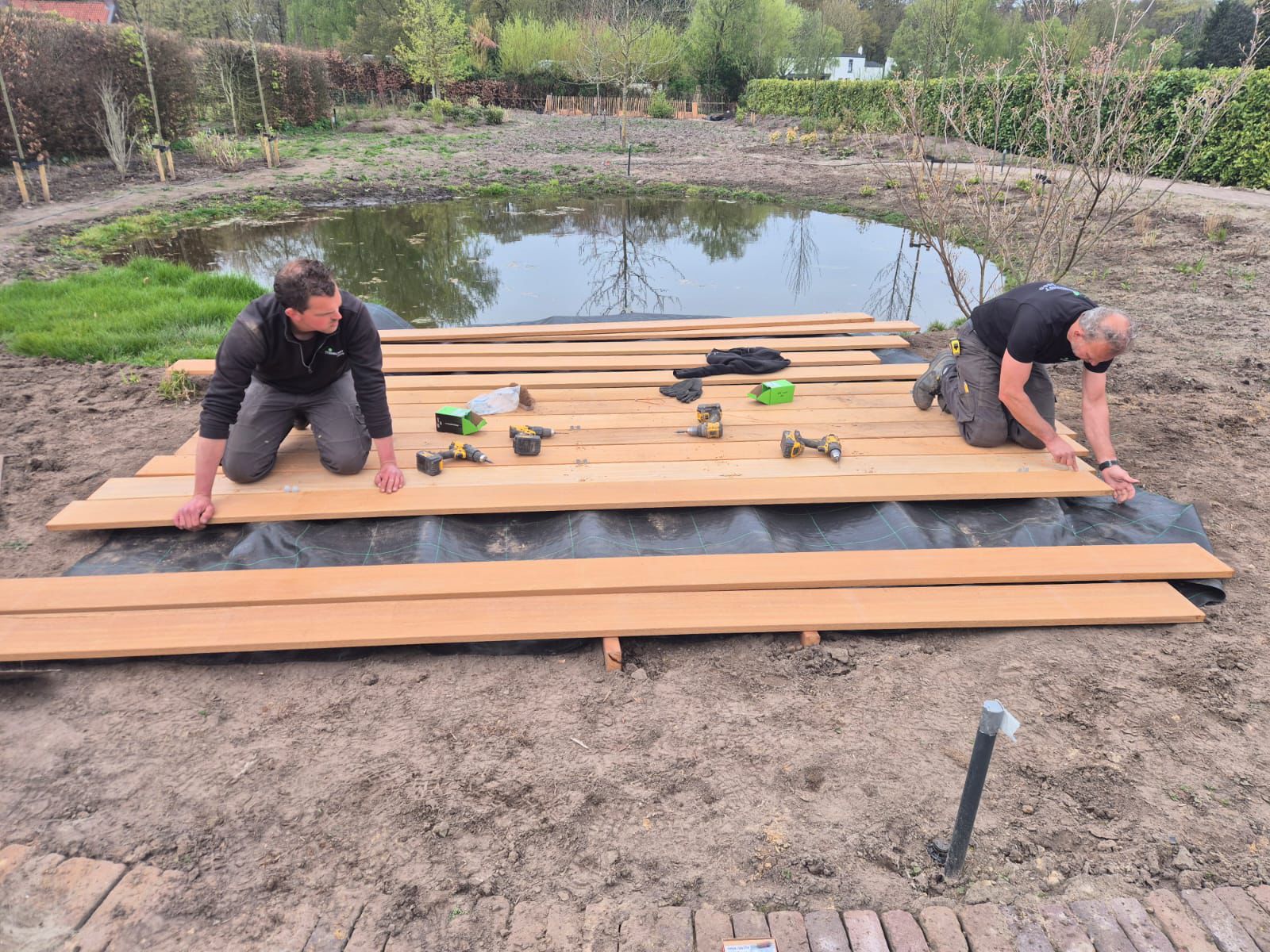 Detailwerk aan de ronde vlonder constructie